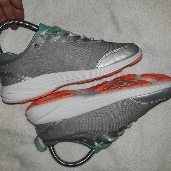 Vionic | Fyn Comfort Java 2520 Sneaker Women's 6 - Picture 12 of 14